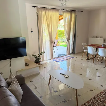 Elia Elegant Summer House Poszídi