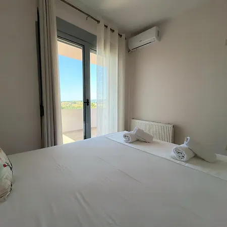 Elia Elegant Summer House Poszídi